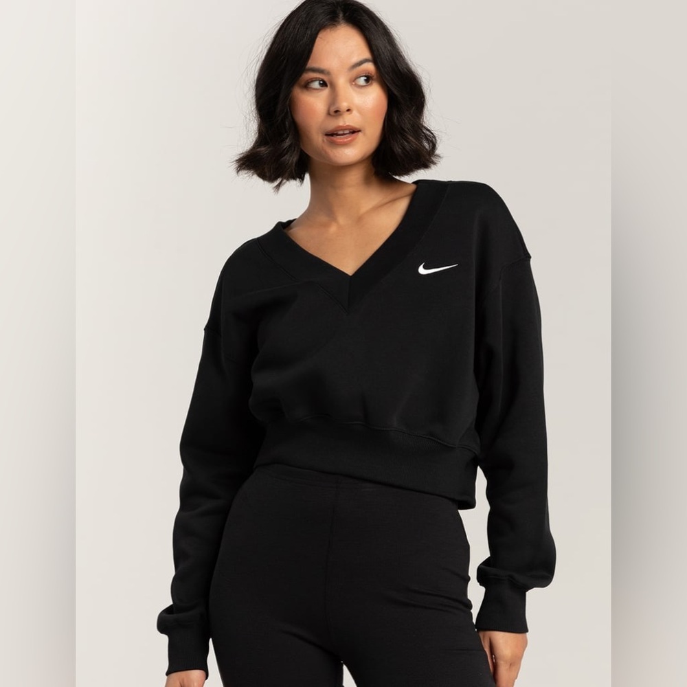 Brand: Nike
Size: Medium
Color: Black